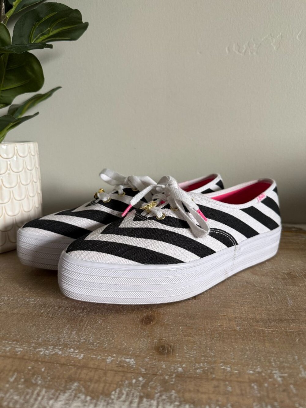 Keds x Barbie Point Platform Sneakers : 8.5